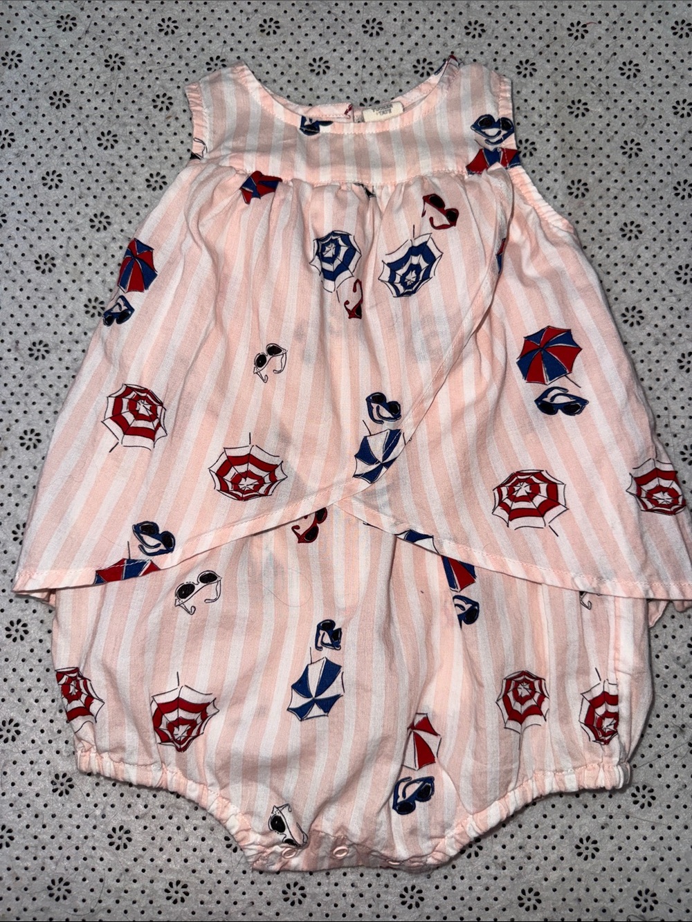 🛍 CUTE LITTLE GIRLS ROMPER SIZE 6 MONTHS  🛍